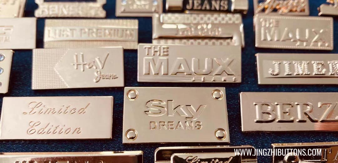 zamak metal plate in shinny golden colors in different sizes